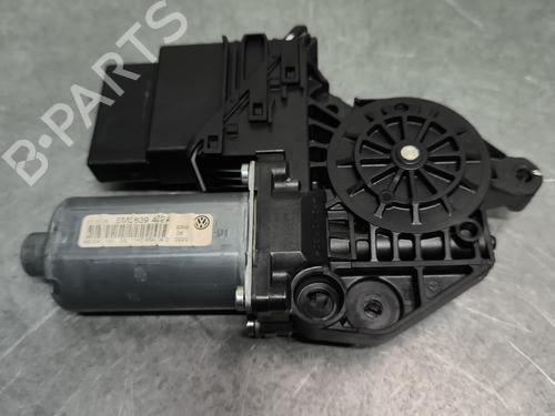 Vindusheismotor høyre bak VW GOLF PLUS V (5M1, 521) 2.0 TDI 16V (140 hp) 30110219