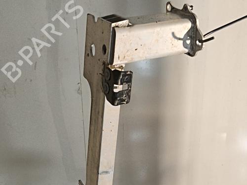 Used Front bumper reinforcement Front bumper reinforcement DS DS 3 / DS 3 CROSSBACK (UR_, UC_, UJ_) 1.2 PureTech 130 (URHNSS) (131 hp) 36512183 36512183