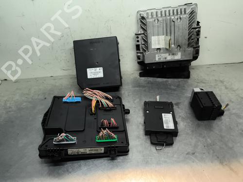Used Electronic module RENAULT SCÉNIC III (JZ0/1_) 1.5 dCi (110 hp) 31257753