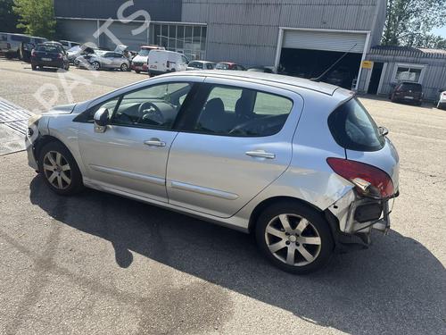 Front left quarter glass PEUGEOT 308 I (4A_, 4C_) 1.6 HDi | BP28443568C111