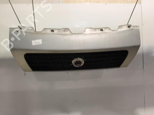 Used Grille FIAT DUCATO Van (250_) 150 Multijet 2,3 D (148 hp) 31816268