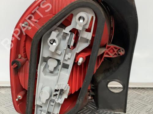 Used Right taillight Right taillight RENAULT MODUS / GRAND MODUS (F/JP0_) 1.2 (JP0C, JP0K, FP0C, FP0K, FP0P, JP0P, JP0T) (75 hp) 21715769 21715769