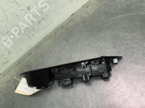 Used Left front window switch Left front window switch PEUGEOT 208 II (UB_, UP_, UW_, UJ_) 1.2 PureTech 75 (75 hp) 30553286 30553286