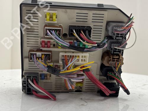 Used Fuse box Fuse box 39640467 39640467
