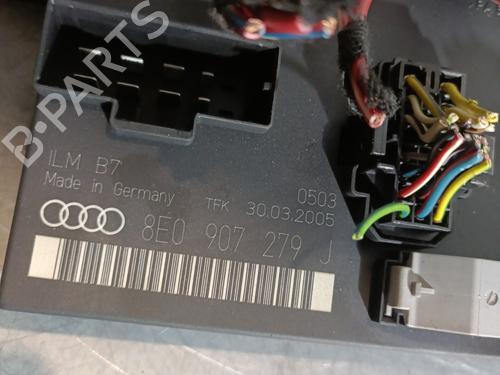 Used Fuse box AUDI A4 B7 (8EC) 2.0 TDI 16V (140 hp) 29330727