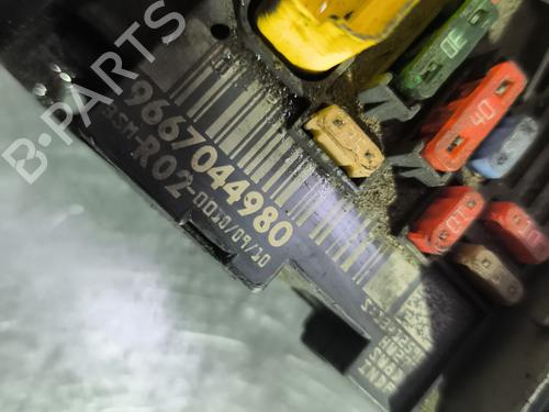 Used Fuse box CITROËN C5 III (RD_) 1.6 HDi 110 (RD9HZC) (109 hp) 29384373