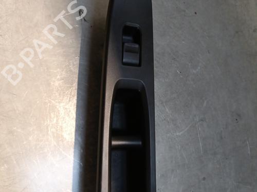 Used Right front window switch Right front window switch TOYOTA YARIS (_P13_) 1.5 (NSP131_) (112 hp) 27893792 27893792