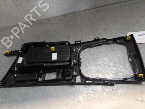 Used Middle console Middle console RENAULT MEGANE IV Hatchback (B9A/M/N_) 1.3 TCe 140 (B9NB) (140 hp) 28354323 28354323