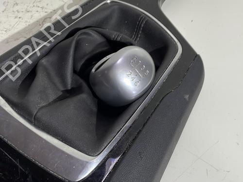 Used Shift knob Shift knob PEUGEOT 308 II (LB_, LP_, LW_, LH_, L3_) 1.6 BlueHDi 120 (120 hp) 23822300 23822300