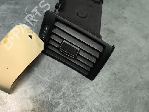 air-vent-audi-a4-b6-avant-8e5-2000-2001-2002-2003-2004-2005-31815792 main image