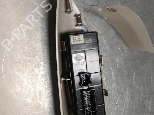 Used Left front window switch Left front window switch NISSAN JUKE (F15) 1.5 dCi (110 hp) 28078233 28078233