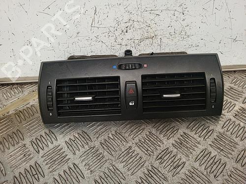 Used Air vent BMW X3 (E83) 2.0 d (150 hp) 22033740