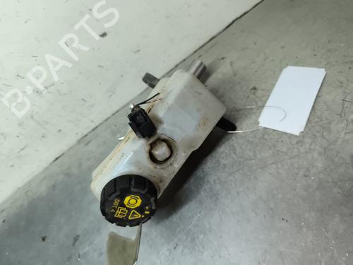 Used Brake master cylinder Brake master cylinder DACIA DUSTER (HS_) 1.5 dCi 4x4 (109 hp) 32995672 32995672