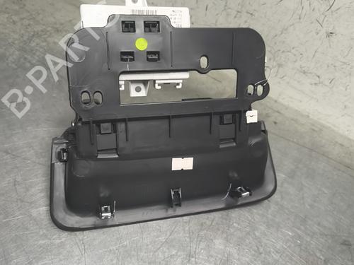 display-monitor-renault-clio-iii-grandtour-kr01_-2007-32996739 main image