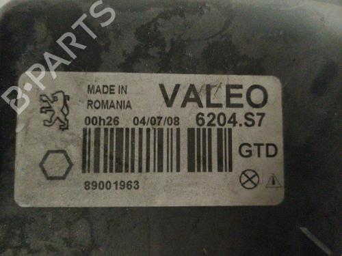 Used Left headlight PEUGEOT 206 Hatchback (2A/C) 1.4 i (75 hp) 21701832