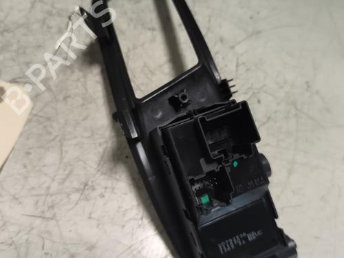 Used Right front window switch Right front window switch CHEVROLET ORLANDO (J309) 2.0 D (131 hp) 25624540 25624540