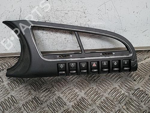 Used Middle console Middle console PEUGEOT 3008 I MPV (0U_) 2.0 HDi 150 / BlueHDi 150 (150 hp) 21718926 21718926