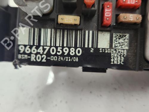 Used Fuse box Fuse box 39640233 39640233