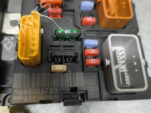 Used Fuse box Fuse box PEUGEOT 207 (WA_, WC_) 1.4 (73 hp) 33992124 33992124
