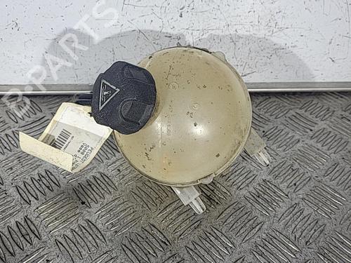 Used Expansion tank PEUGEOT 5008 (0U_, 0E_) 1.6 HDi (112 hp) 21710998