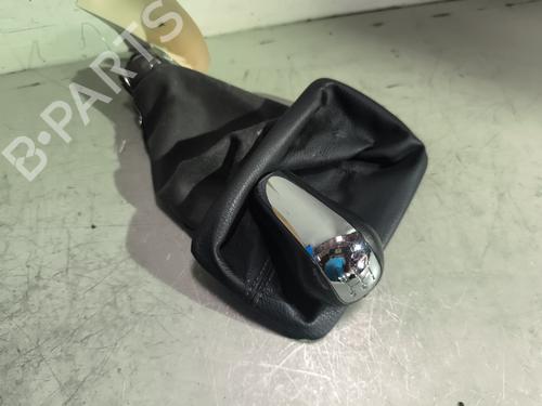 Used Gear lever TOYOTA COROLLA (_E12_) 2.0 D-4D (CDE120R, CDE120L_) (116 hp) 27328152