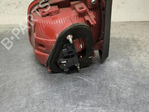 left-tailgate-light-vw-tiguan-5n_-2007-2008-2009-2010-2011-2012-2013-2014-2015-2016-2017-2018-32996173 main image