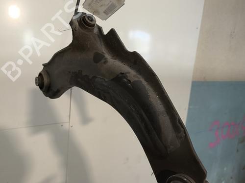 Venstre fortil bærearm RENAULT CLIO IV (BH_) 1.2 16V (73 hp) 30356982
