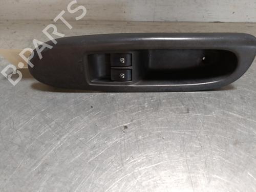 Used Left front window switch RENAULT CLIO II (BB_, CB_) 1.2 16V (BB05, BB0W, BB11, BB27, BB2T, BB2U, BB2V, CB05,... (75 hp) 28078014
