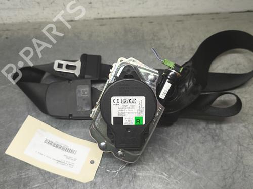 front-right-seatbelt-mini-mini-countryman-f60-2016-32996443 main image