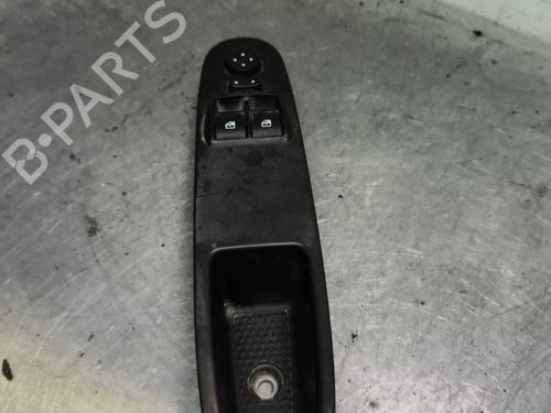 Used Left front window switch FIAT PUNTO (199_) 1.2 (199AXZ1A, 199BXZ1A) (69 hp) 32997238