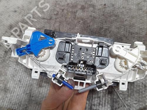 Used Climate control RENAULT TWINGO II (CN0_) 1.5 dCi (CN0E) (64 hp) 21718604
