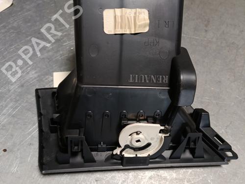 air-vent-renault-megane-iii-hatchback-bz01_-b3_-2008-28165386 main image