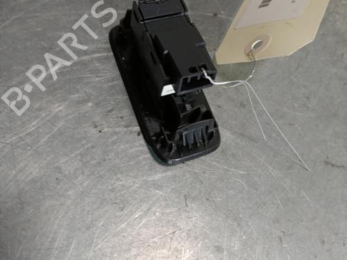 Used Right front window switch VOLVO V40 Hatchback (525) D3 (150 hp) 29081604