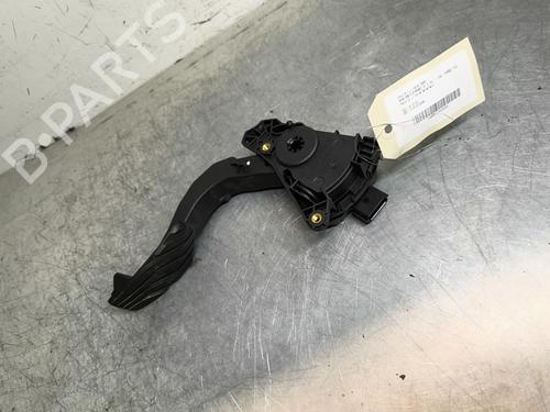 pedal-dacia-duster-hm_-2017-32993597 main image