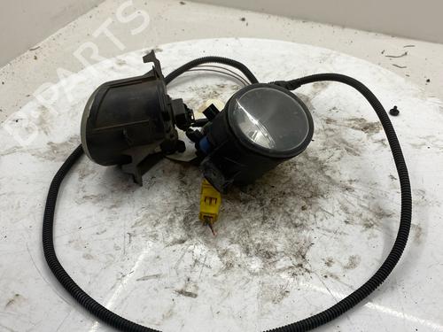 Venstre foran tåkelykt Venstre foran tåkelykt RENAULT CLIO III (BR0/1, CR0/1) 1.5 dCi (88 hp) 39640913 39640913