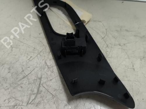 Used Right front window switch Right front window switch PEUGEOT 407 (6D_) 2.0 HDi 135 (6DRHRH, 6DRHRE, 6DRHRG, 6DRHRJ) (136 hp) 24222496 24222496