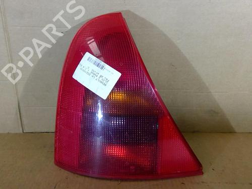 Farolim esquerdo Farolim esquerdo RENAULT CLIO II (BB_, CB_) 1.4 (B/CB0C, B/CB0S) (75 hp) 22031761 22031761