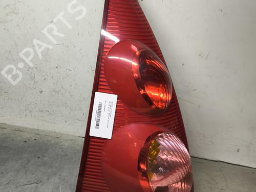 Farolim esquerdo Farolim esquerdo PEUGEOT 107 (PM_, PN_) 1.0 (68 hp) 31257831 31257831