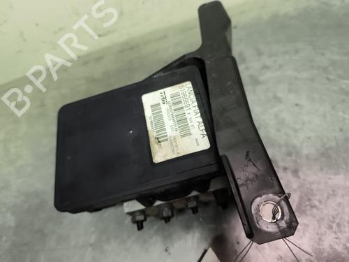 Used ABS pump FIAT 500L (351_, 352_) 1.6 D Multijet (199LYD1B) (105 hp) 31815780