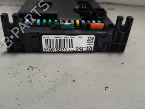 fuse-box-citroen-c3-ii-sc_-2009-26177779 main image