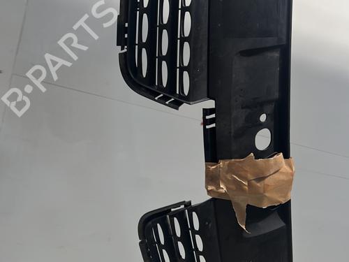 Used Grille RENAULT CLIO II (BB_, CB_) 1.2 16V (BB05, BB0W, BB11, BB27, BB2T, BB2U, BB2V, CB05,... (75 hp) 28304473