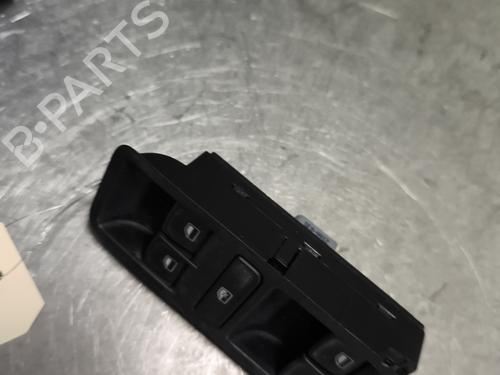 Used Left front window switch Left front window switch VW POLO V (6R1, 6C1) 1.2 TSI 16V (90 hp) 28442771 28442771