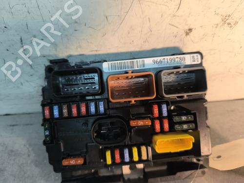 Used Fuse box Fuse box CITROËN C3 II (SC_) 1.4 (73 hp) 29583505 29583505