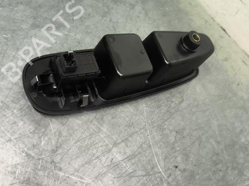 Used Right front window switch Right front window switch FIAT 500L (351_, 352_) 1.6 D Multijet (199LYD1B) (105 hp) 31815767 31815767