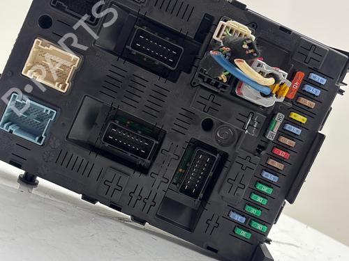 Fuse box CITROËN C5 II (RC_) 1.6 HDi (RC8HZB) | BP39640335E1 - Image 3