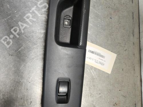 Used Right rear window switch Right rear window switch CITROËN C4 AIRCROSS 1.6 HDi 115 AWC (114 hp) 27809982 27809982