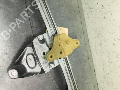 Used Front right window mechanism Front right window mechanism DACIA DUSTER (HM_) 1.3 TCe 150 (HMM3) (150 hp) 30647210 30647210
