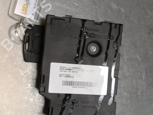 card-reader-renault-clio-iv-bh_-2012-2013-2014-2015-2016-2017-2018-2019-2020-2021-27893838 main image