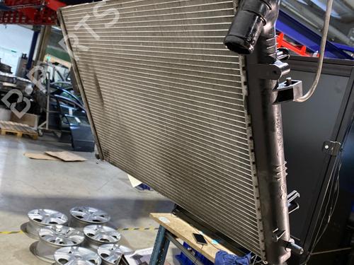 Used Water radiator Water radiator DACIA SANDERO 1.5 dCi (88 hp) 40539703 40539703