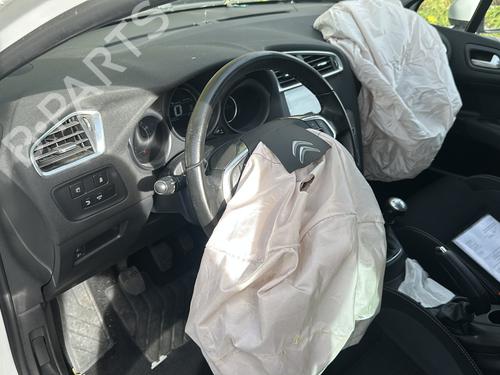 Heckleuchte links hinten CITROËN C4 II (NC_) 1.2 THP 130 (NCHNYM, NCHNYT) | BP30553013C79